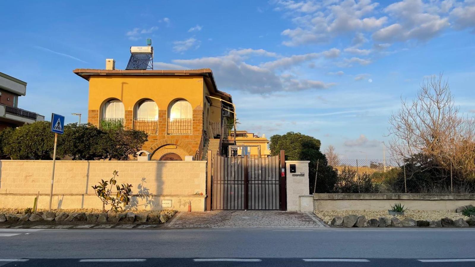 Koru House Torvaianica Villa Buitenkant foto